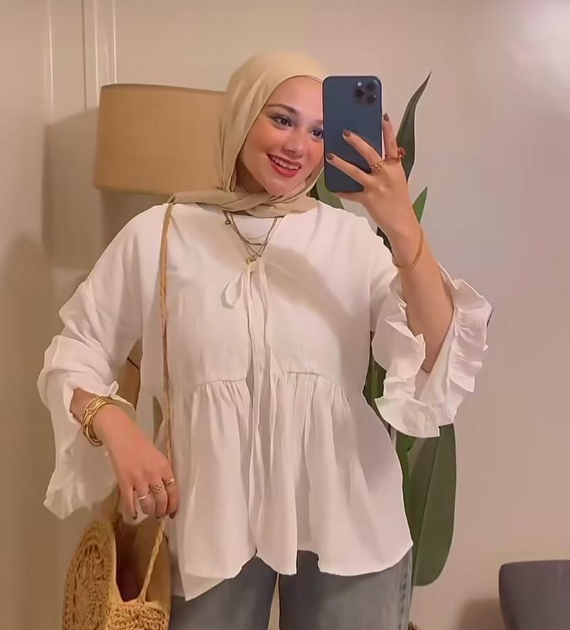 Elegant Gathered Blouse with Tie Detail