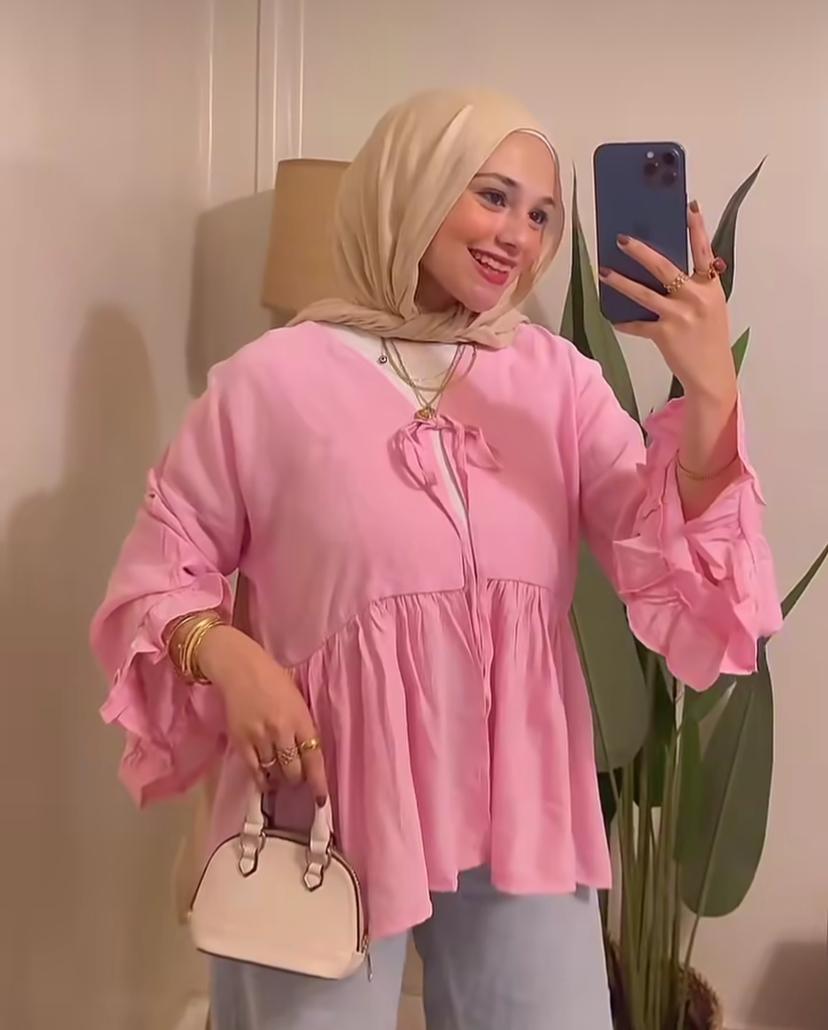 Elegant Gathered Blouse with Tie Detail
